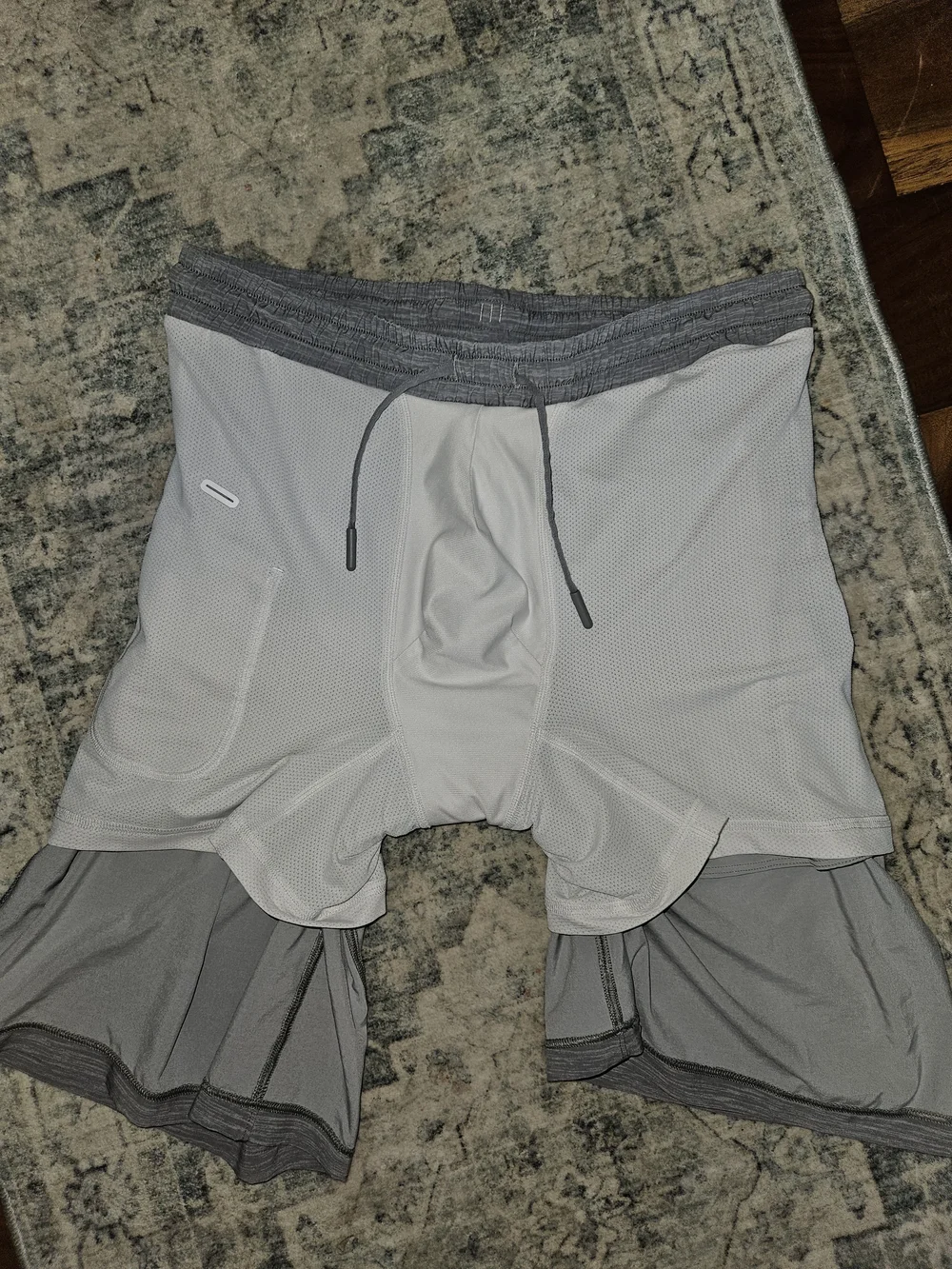 Lululemon Shorts Men's Medium Heathered Gray Athletic 9 Inch Inseam Gym Workout
